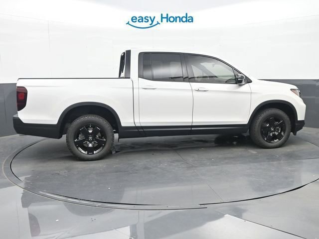 Used 2025 Honda Ridgeline Black Edition image 8