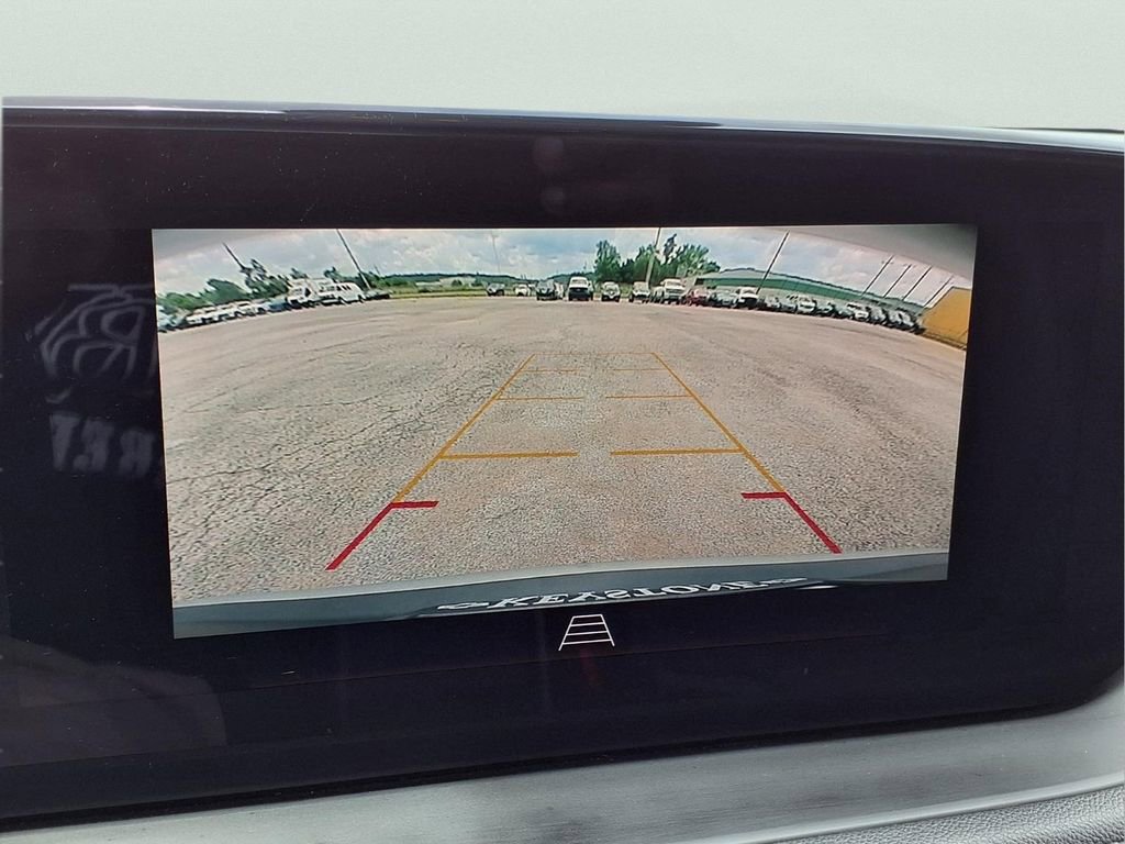 Used 2025 Buick Encore GX Preferred AWD/4WD image 11