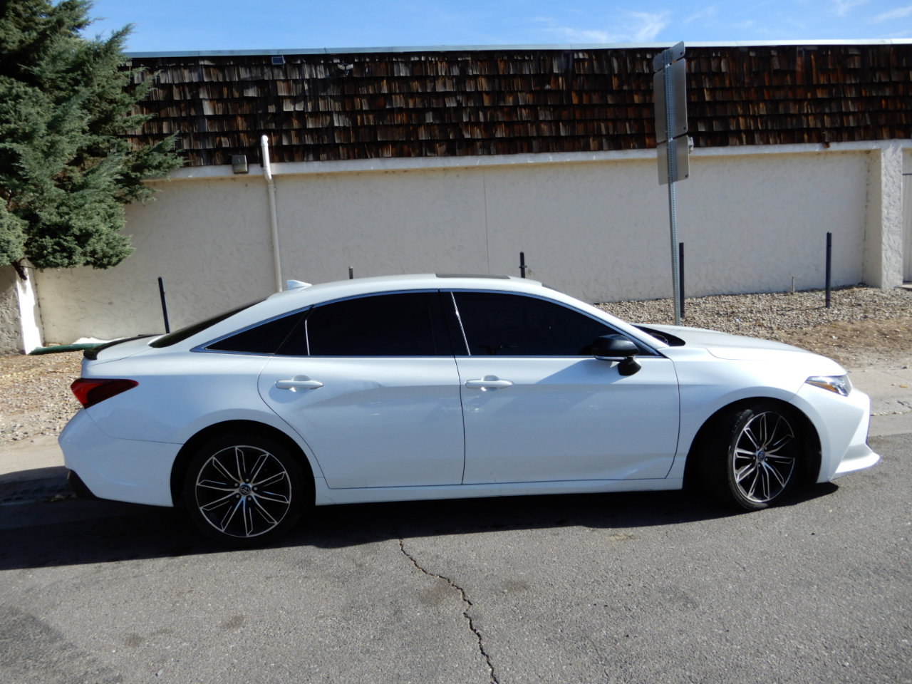 Used 2019 Toyota Avalon XSE w/ Carpet Mat Package image 4