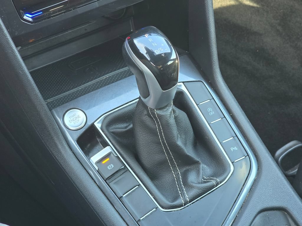 Used 2023 Volkswagen Tiguan SE R-Line FWD image 25