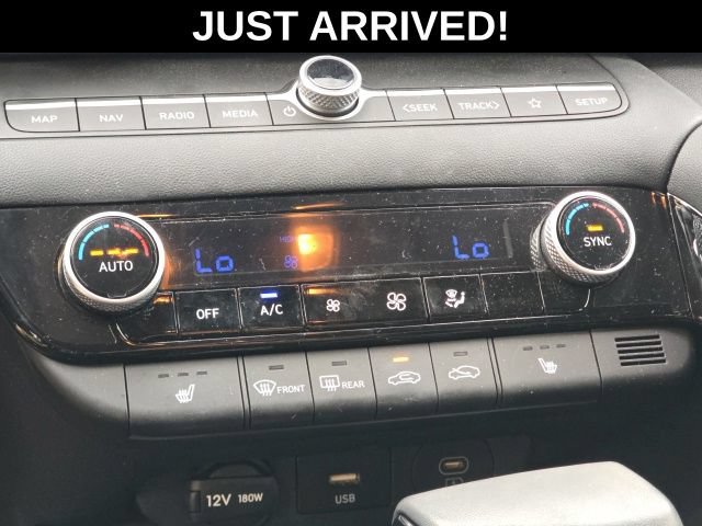 Certified 2024 Hyundai Elantra Limited FWD image 17