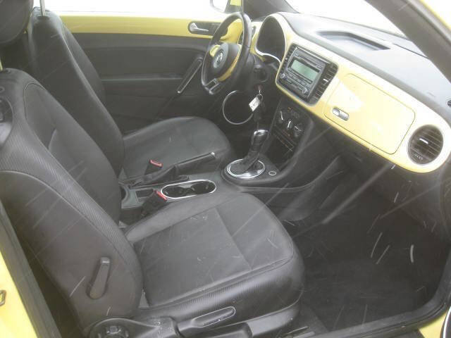 Used 2013 Volkswagen Beetle 2.5 image 13
