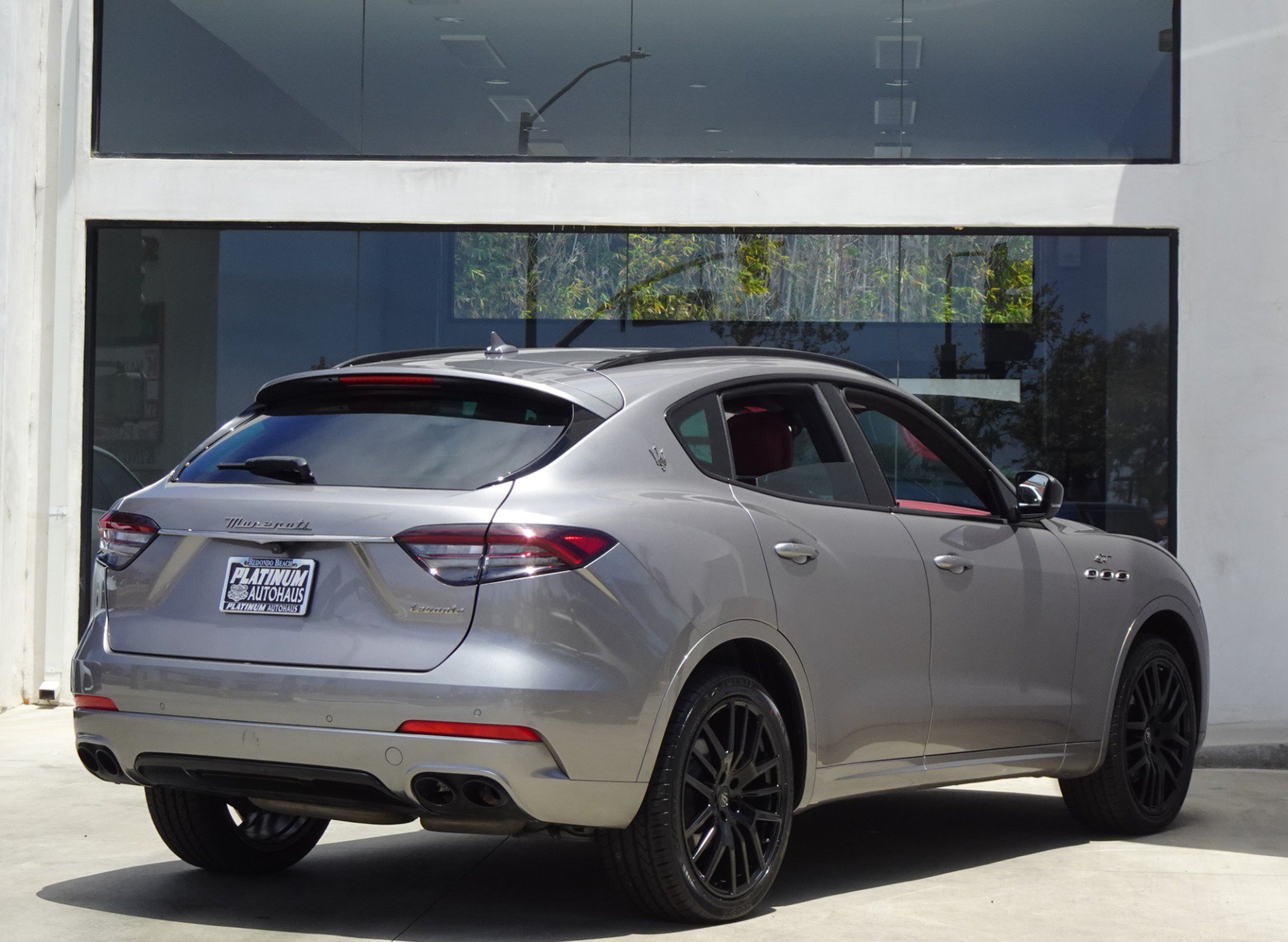 Used 2022 Maserati Levante GT AWD/4WD image 7