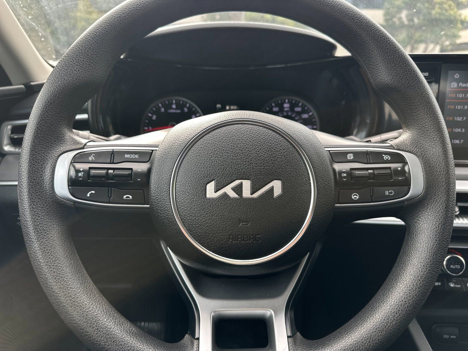 Used 2023 Kia K5 LXS image 28