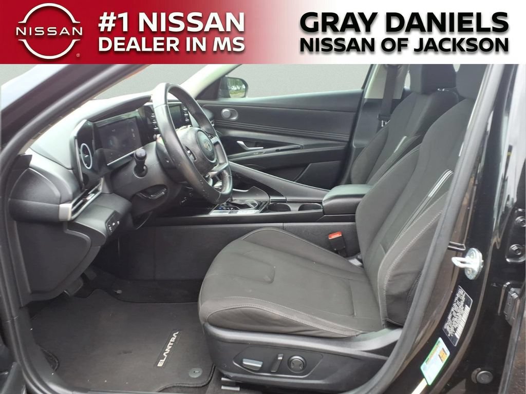 Used 2021 Hyundai Elantra SEL w/ Convenience + Premium Package FWD image 22