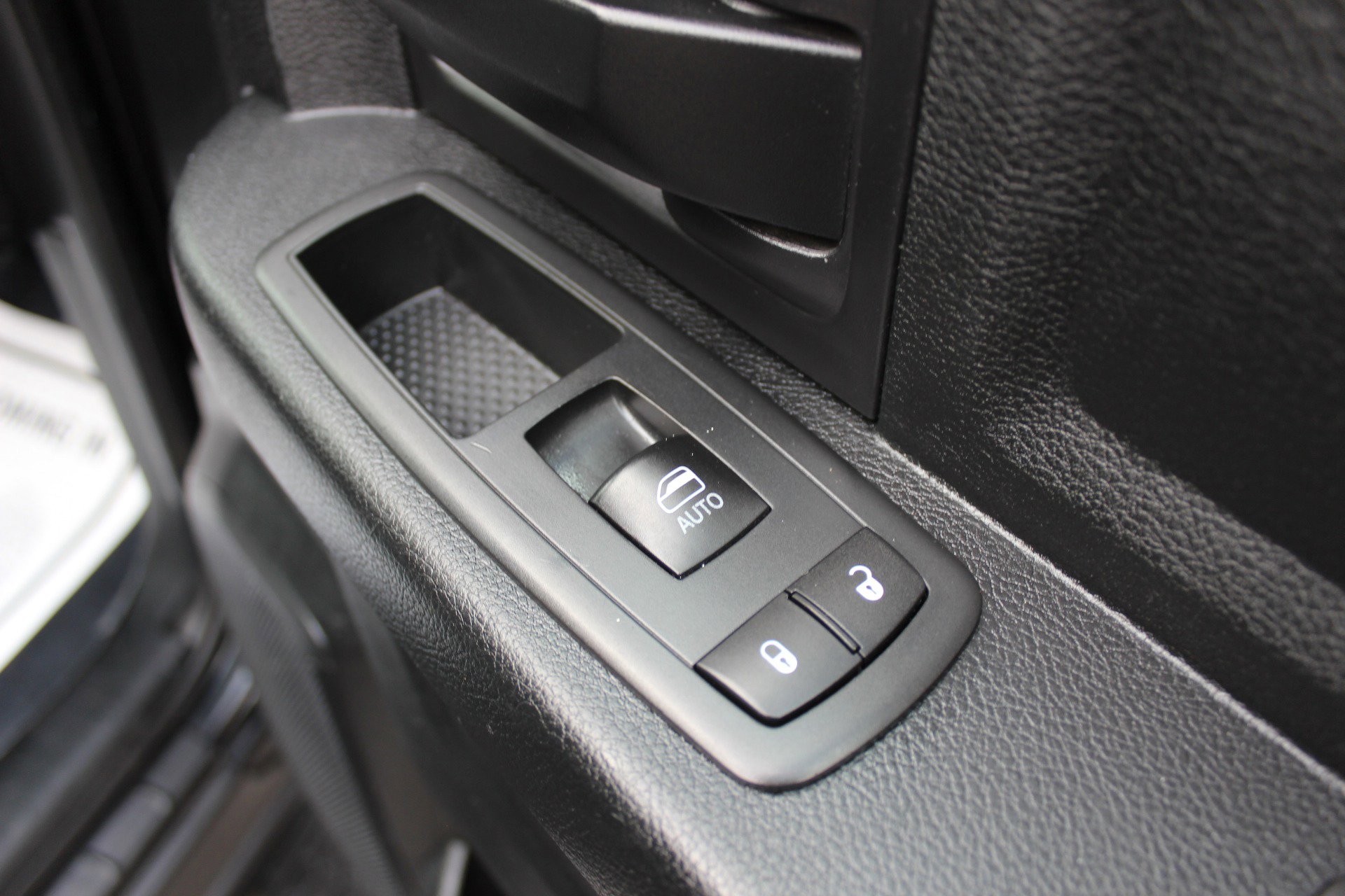 Used 2016 RAM 1500 ST w/ SXT Appearance Group AWD/4WD image 33