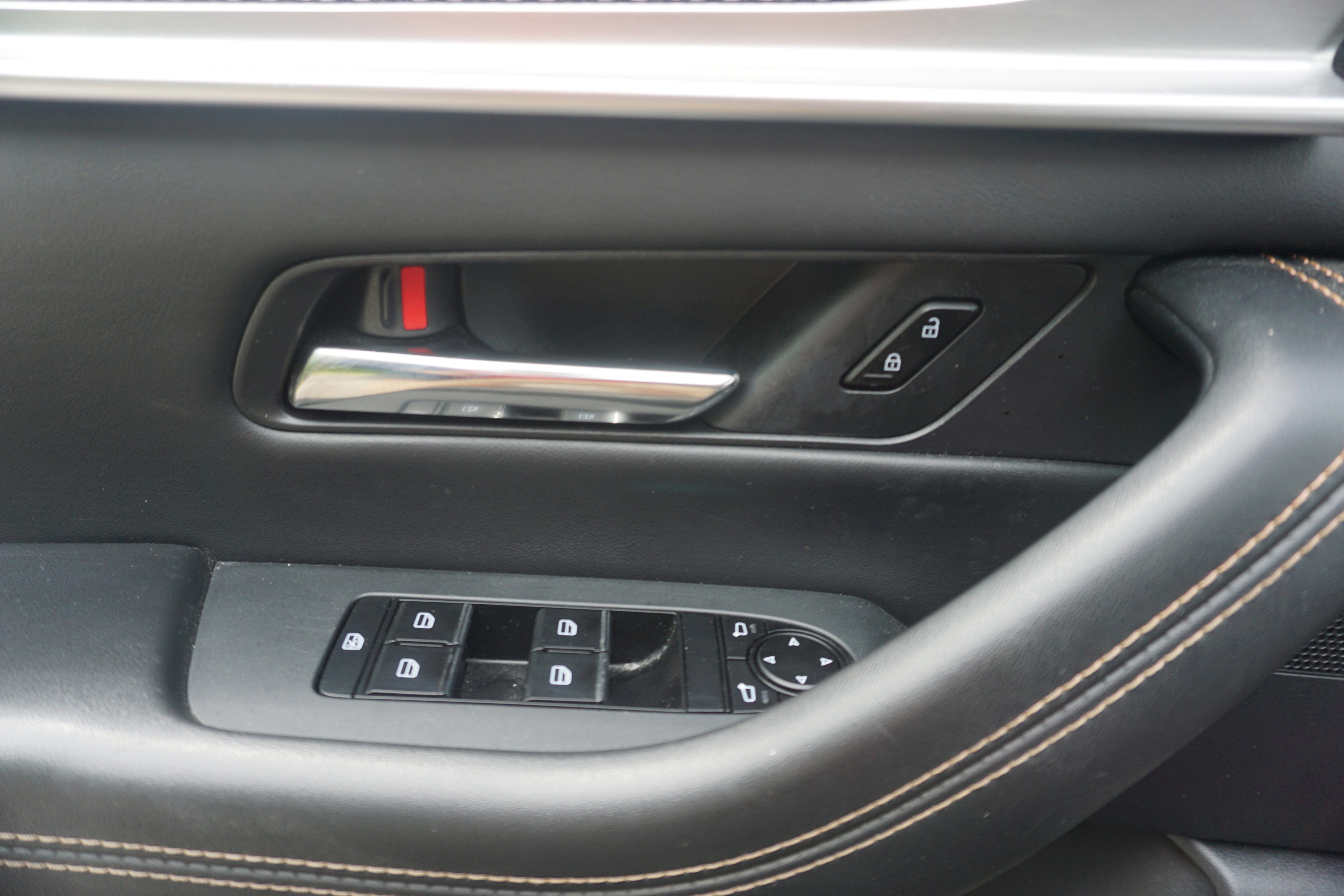 Used 2024 MAZDA CX-90 3.3 Turbo w/ Preferred Plus image 16