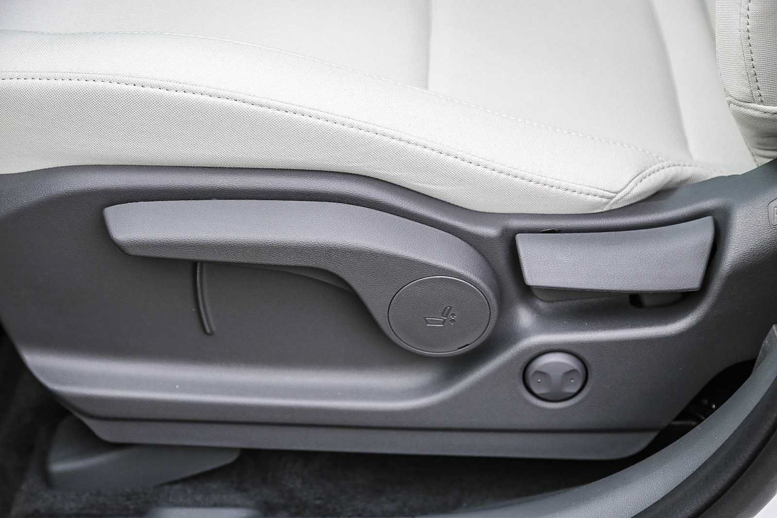 New 2026 Hyundai Santa Fe SE FWD image 25