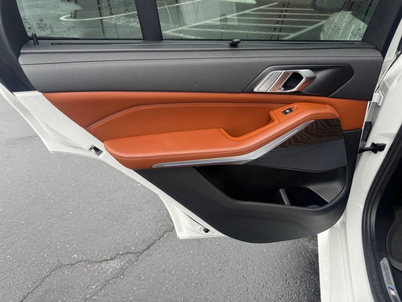 Used 2022 BMW X5 xDrive40i w/ M Sport Package image 17