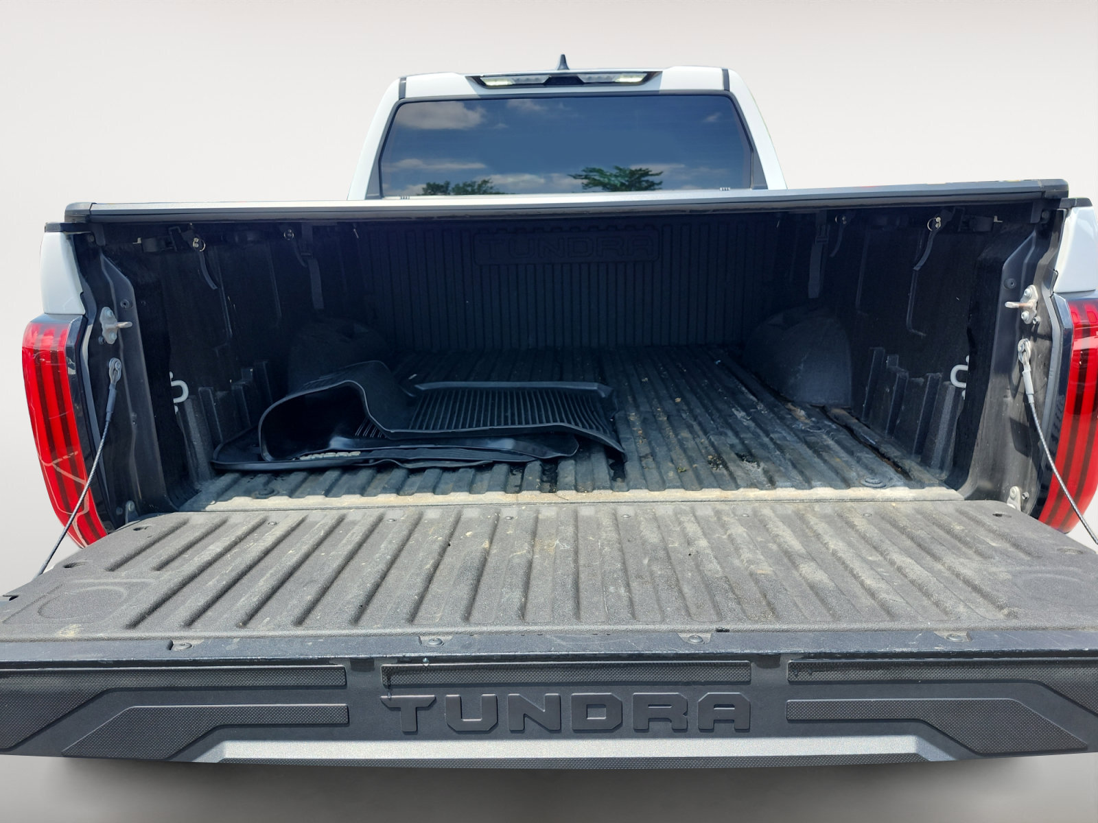 Used 2023 Toyota Tundra SR5 w/ SR5 Convenience Package AWD/4WD image 15