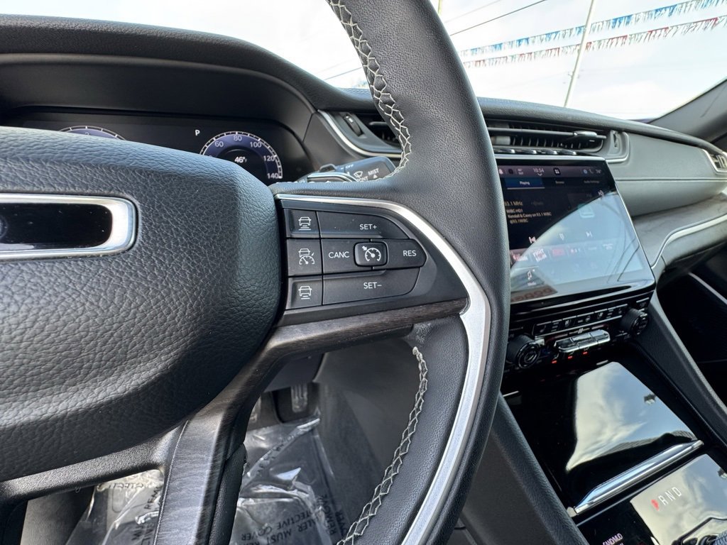 Used 2024 Jeep Grand Cherokee Limited w/ Luxury Tech Group II image 24