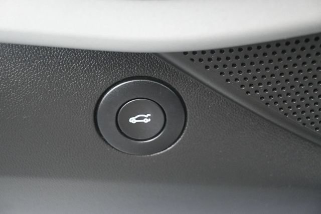 Used 2021 Chevrolet Camaro SS RWD image 14