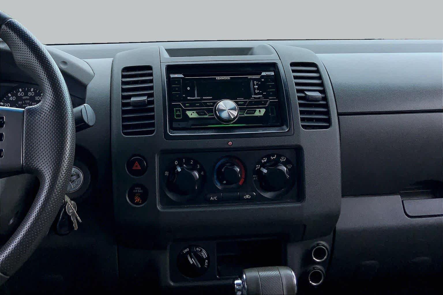 Used 2005 Nissan Frontier SE w/ (P01) Power Pkg AWD/4WD image 6