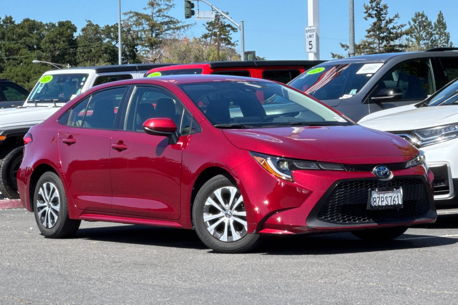 Used 2022 Toyota Corolla LE FWD image 2