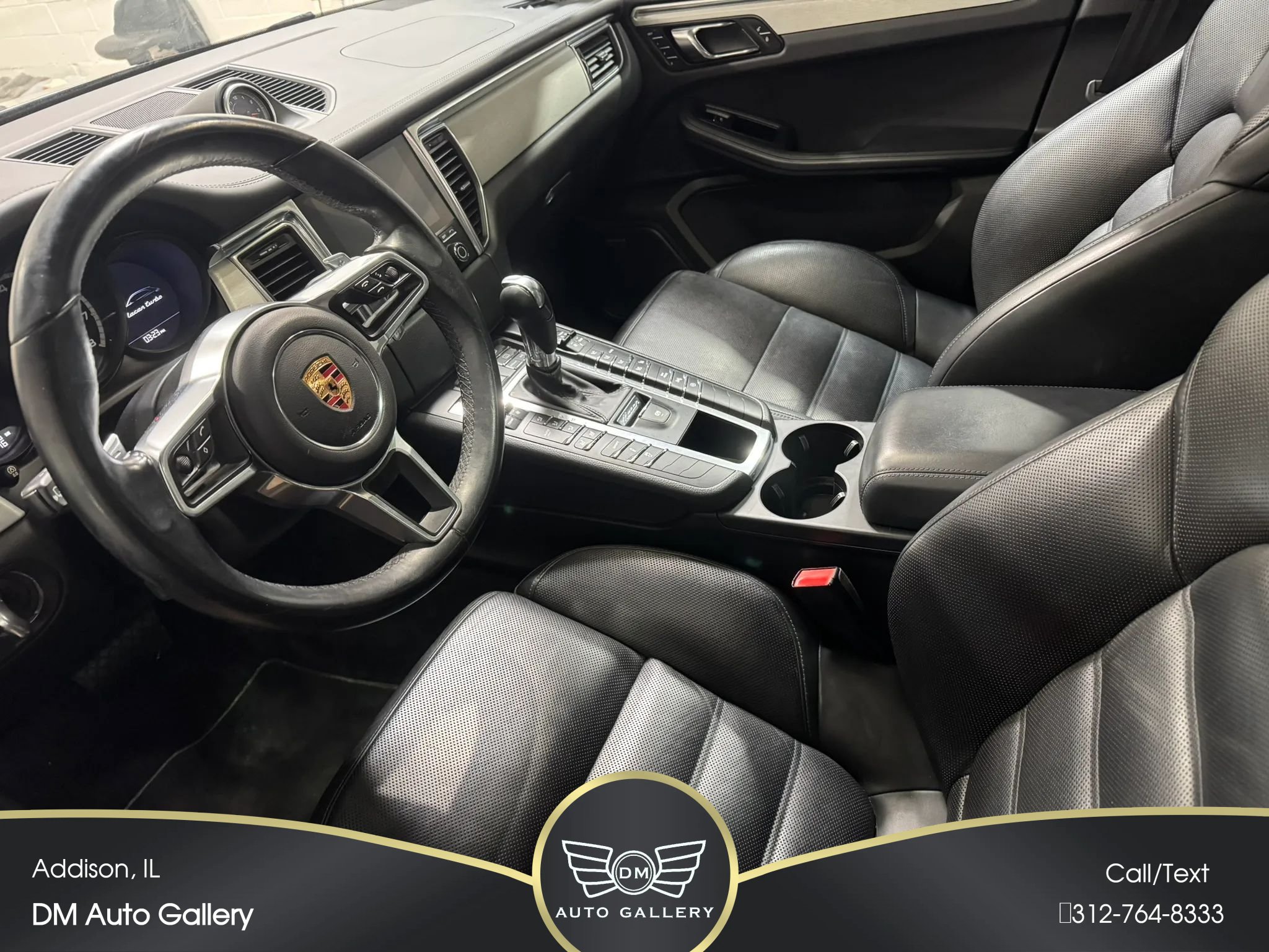 Used 2018 Porsche Macan Turbo w/ Premium Package Plus AWD/4WD image 33