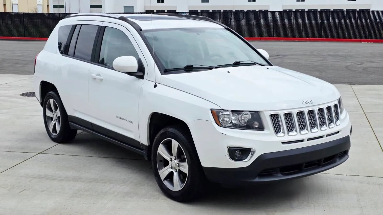 Used 2016 Jeep Compass High Altitude image 7