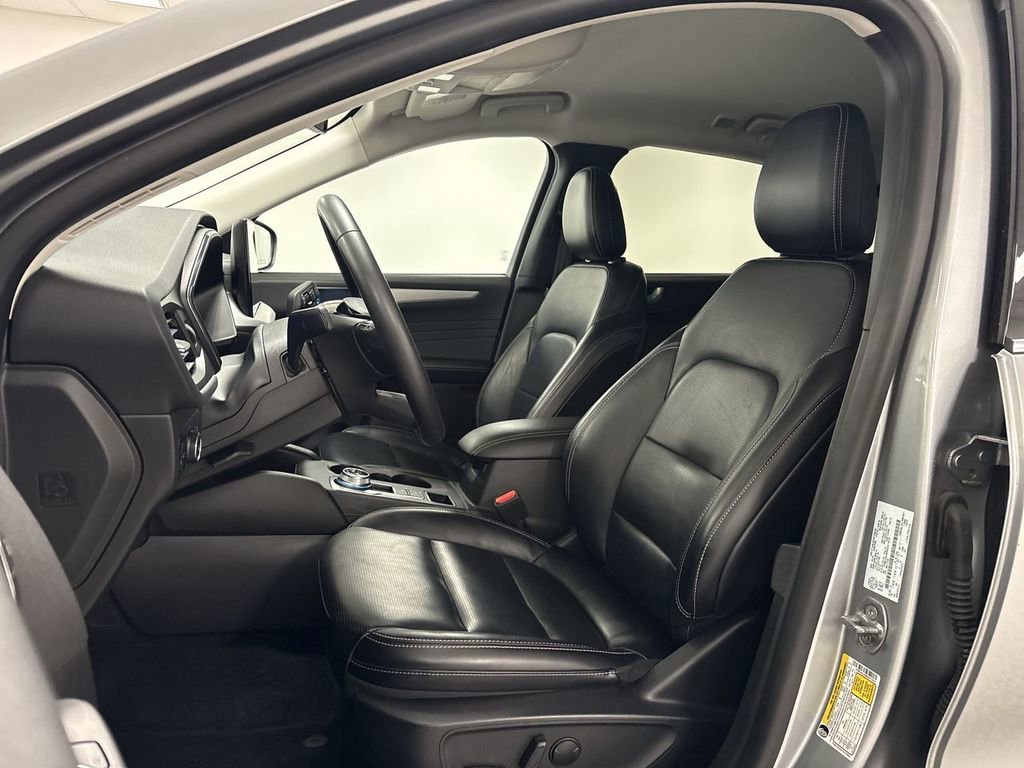 Used 2024 Ford Escape Platinum image 10