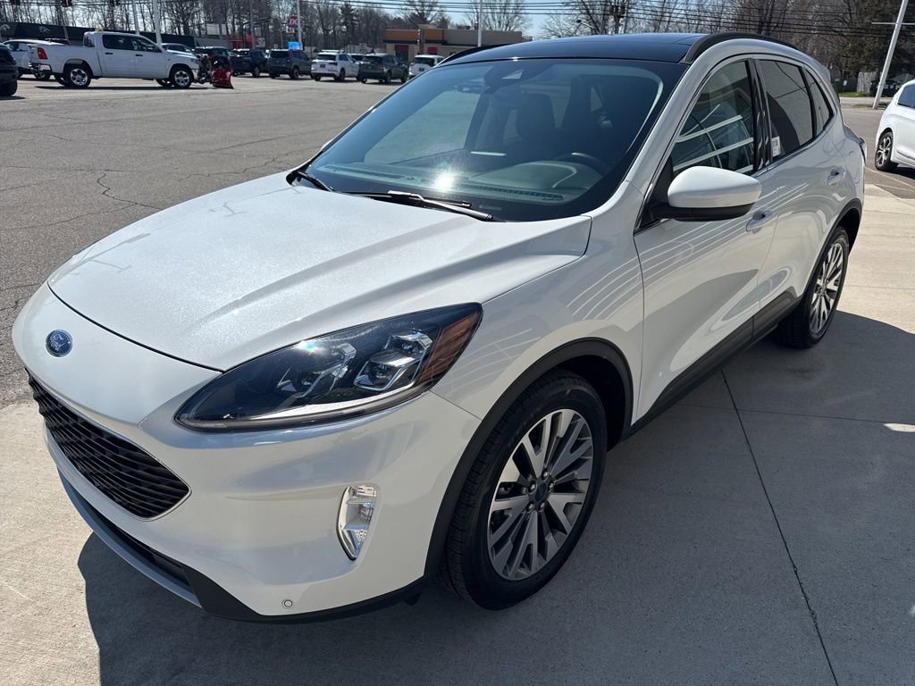 Used 2022 Ford Escape Titanium image 9