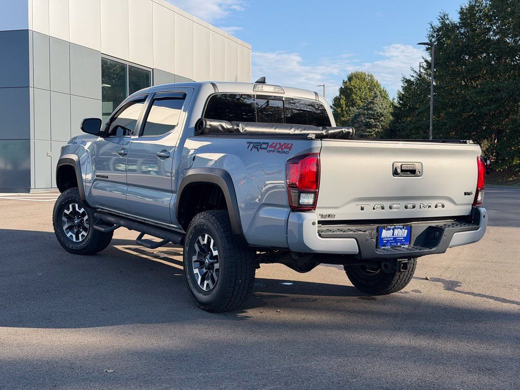 Used 2019 Toyota Tacoma TRD Off-Road AWD/4WD image 4