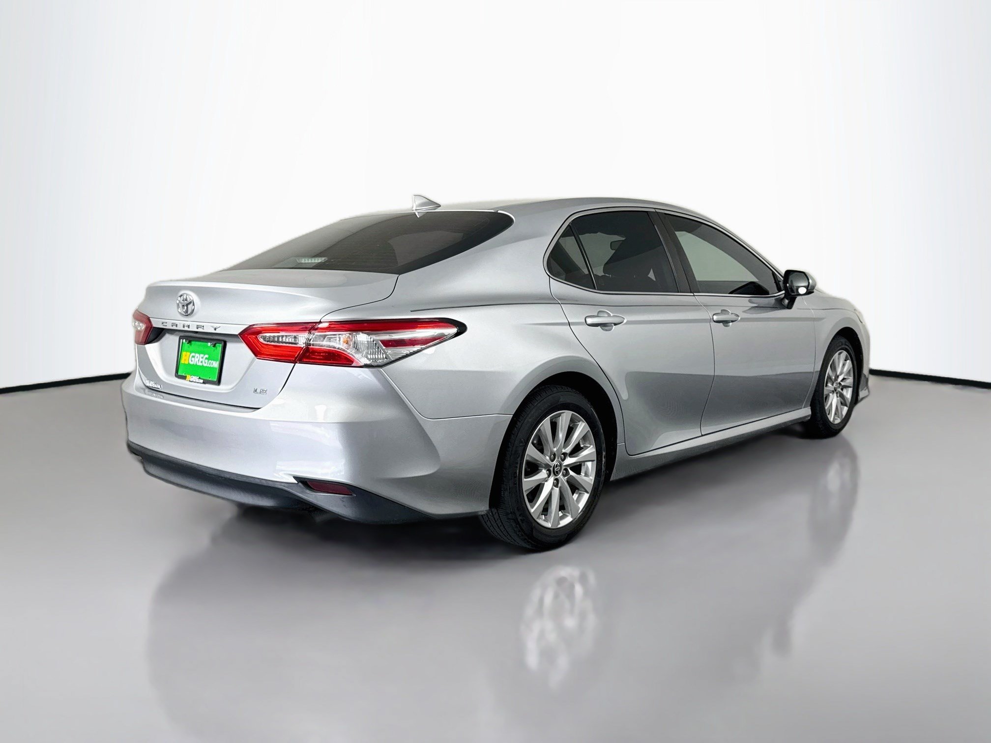 Used 2020 Toyota Camry LE FWD image 10