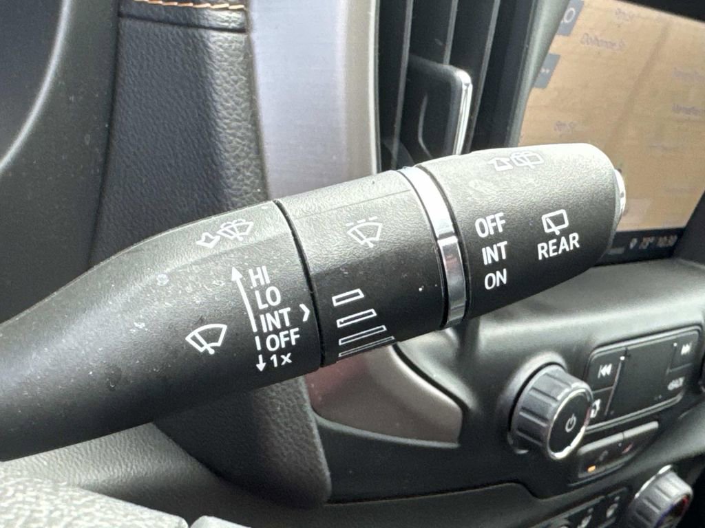 Used 2024 GMC Terrain AT4 w/ Infotainment Package II image 34