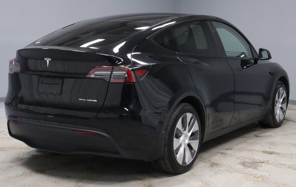 Used 2023 Tesla Model Y Long Range image 12
