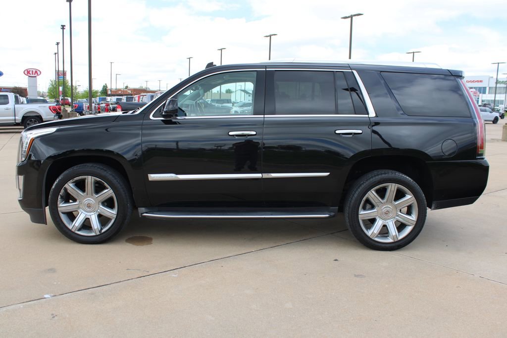 Used 2015 Cadillac Escalade Luxury AWD/4WD image 18