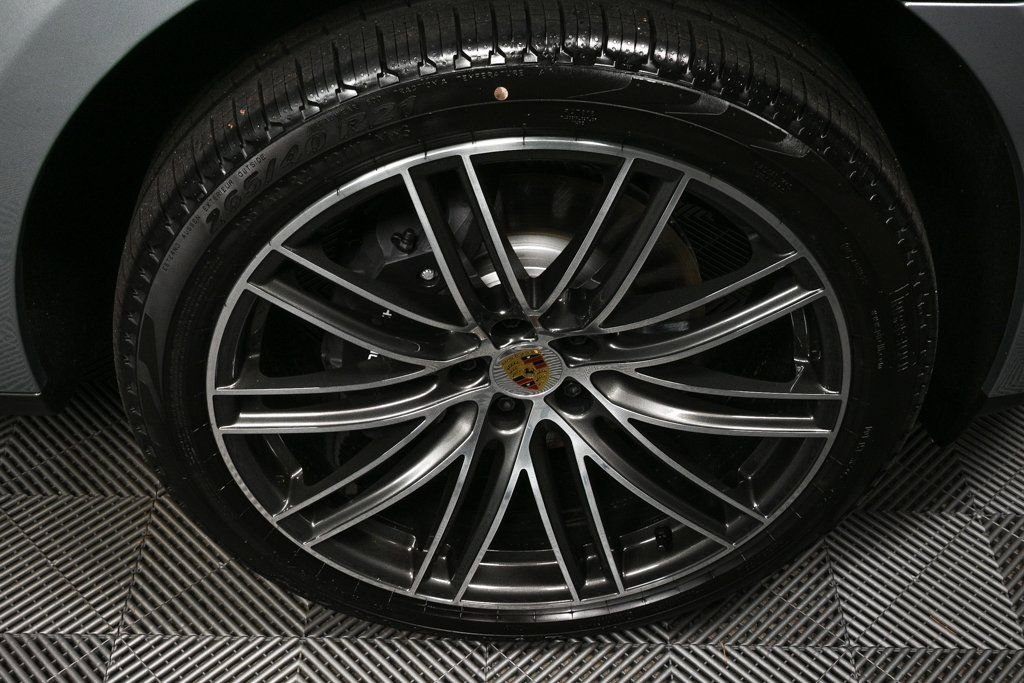 Certified 2026 Porsche Macan AWD/4WD image 39