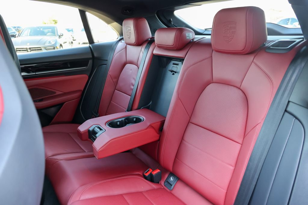 Certified 2025 Porsche Macan 4 Electric image 49