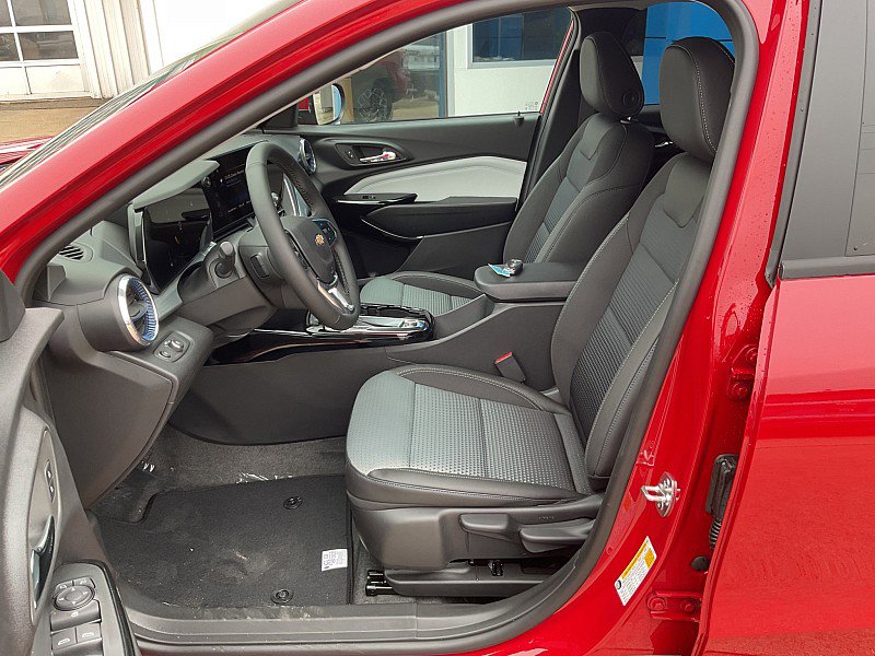 New 2026 Chevrolet Trax LT w/ Driver Confidence Package image 12