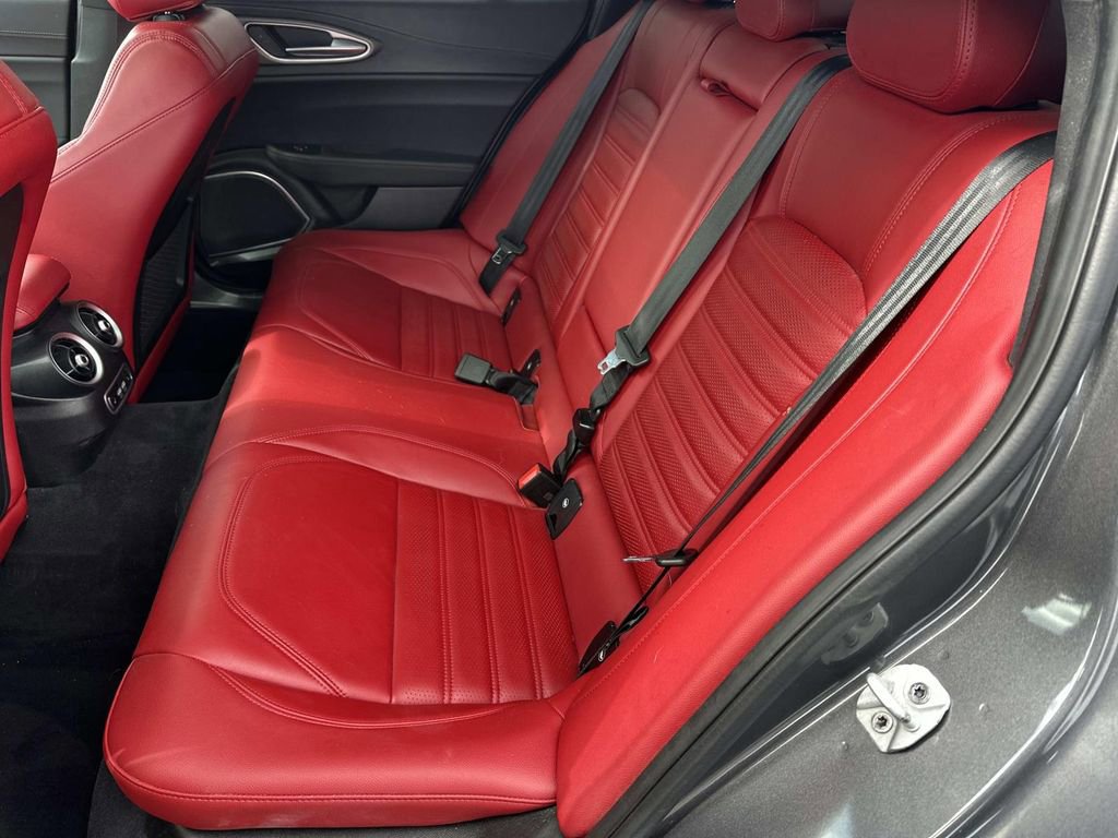 Used 2022 Alfa Romeo Giulia Veloce image 12