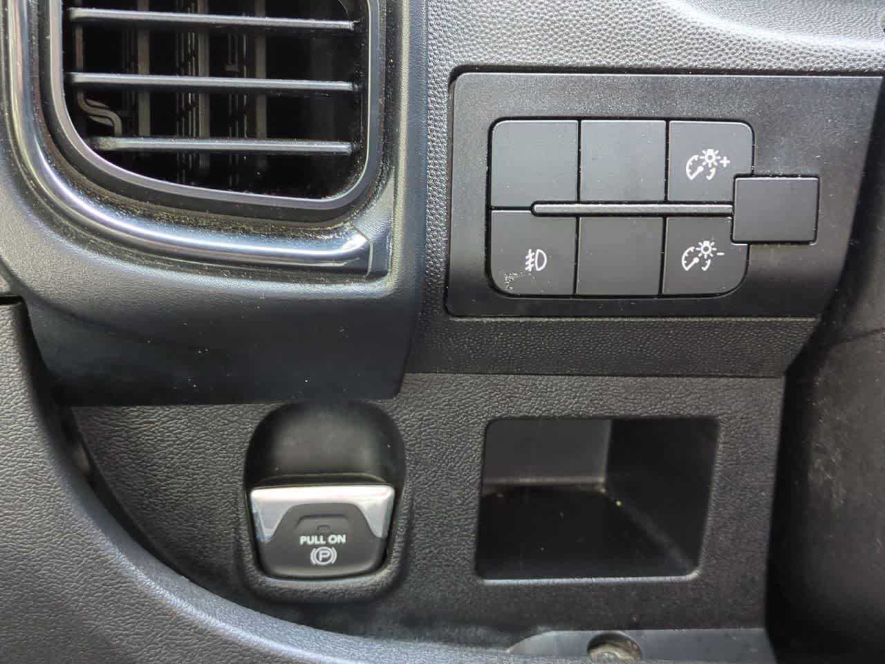 Used 2025 RAM ProMaster 2500 w/ Convenience Group FWD image 17