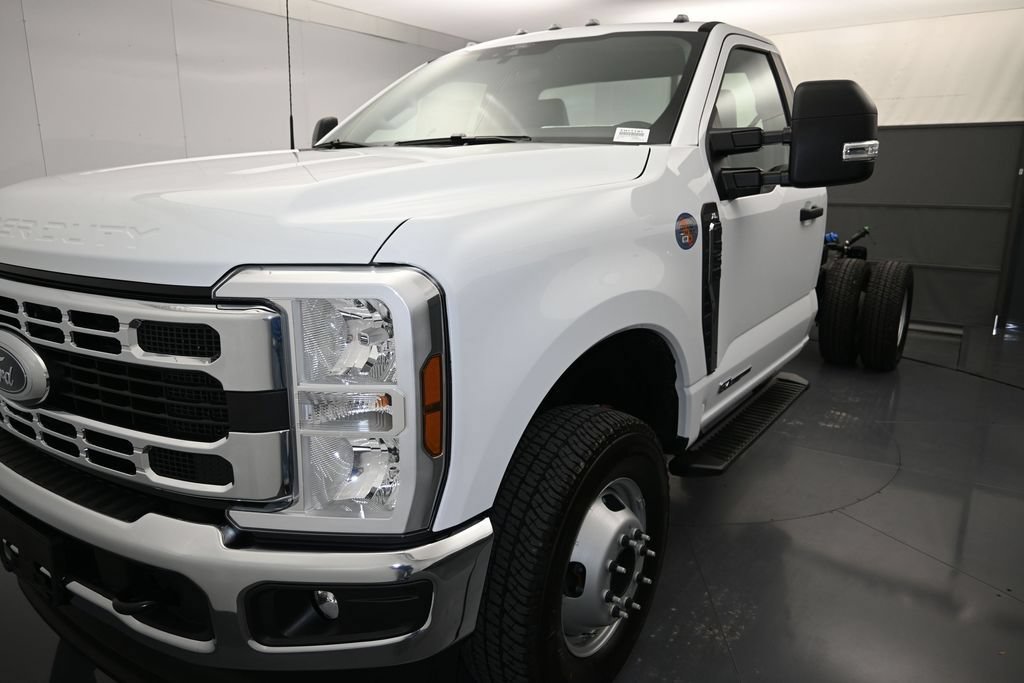 New 2026 Ford F350 XL w/ XL Chrome Package