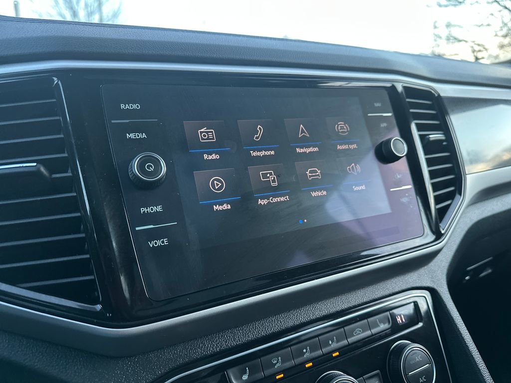 Used 2022 Volkswagen Atlas Cross Sport SEL R-Line image 9