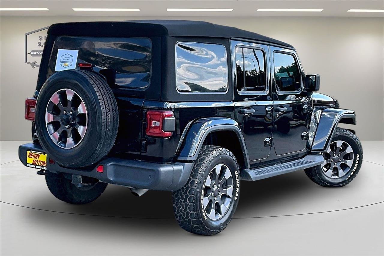 Used 2018 Jeep Wrangler Unlimited Sahara AWD/4WD image 6