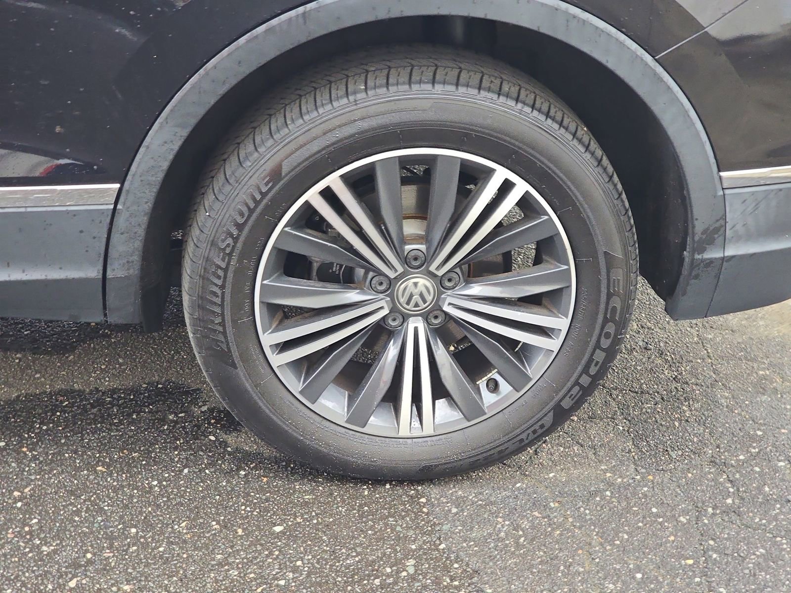 Used 2018 Volkswagen Tiguan SEL image 41