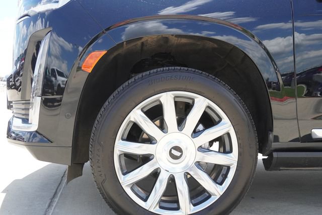 Used 2024 Cadillac Escalade ESV Premium Luxury Platinum image 5