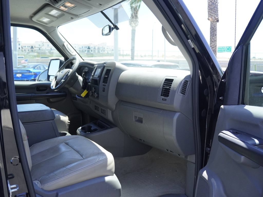 Used 2020 Nissan NV 3500 SL RWD image 21