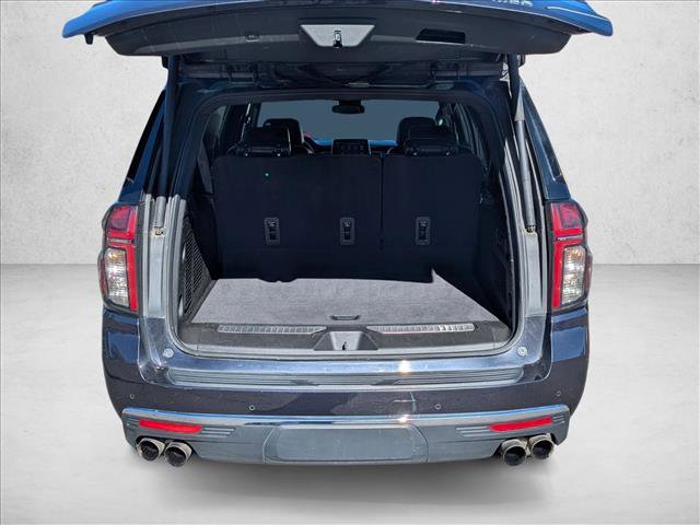 Used 2023 Chevrolet Suburban Premier image 6