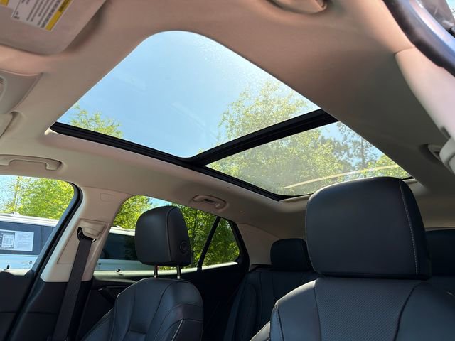 Used 2021 Buick Envision Essence w/ Technology Package I image 33