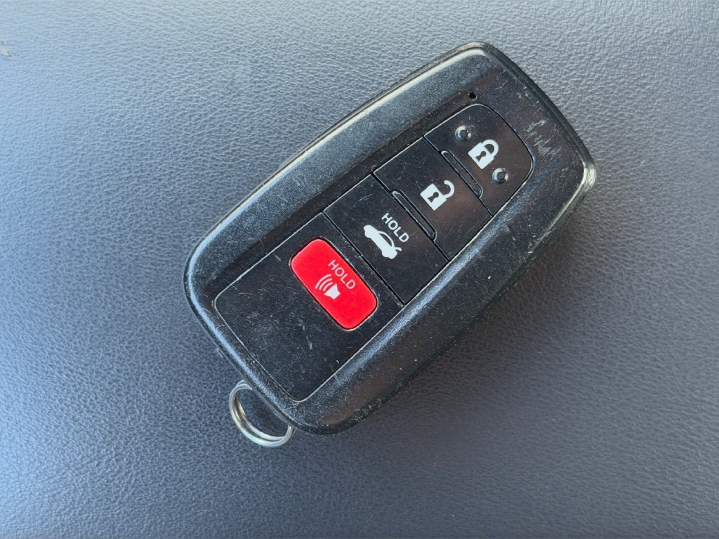 Used 2022 Toyota Corolla XSE FWD image 31