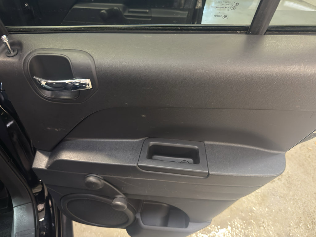 Used 2016 Jeep Compass Sport FWD image 24