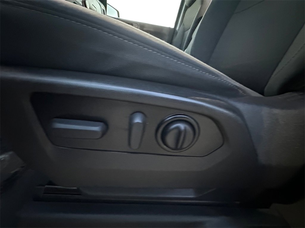 Used 2022 Chevrolet Silverado 1500 Custom image 10