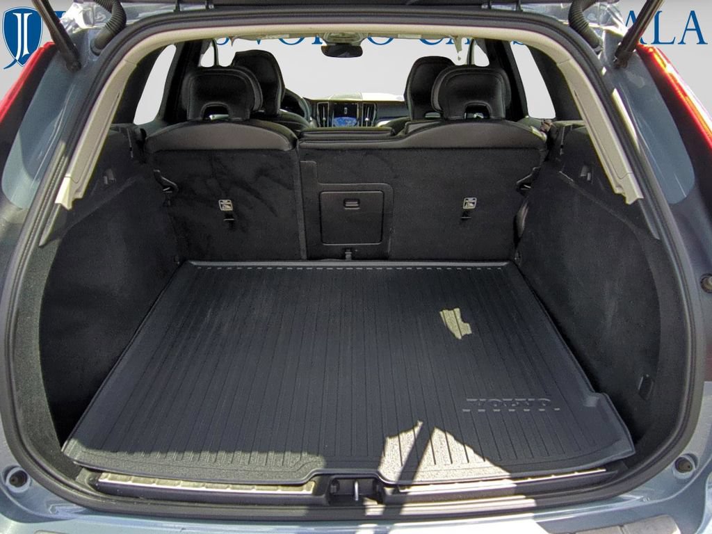 Certified 2023 Volvo XC60 B5 Core w/ Climate Package AWD/4WD image 10