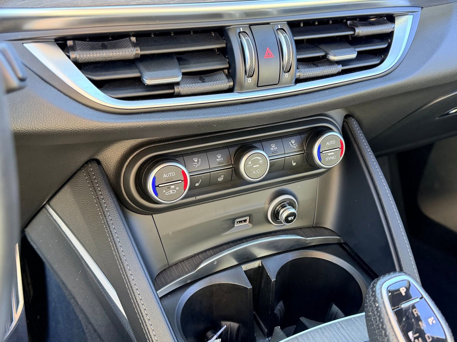 Used 2022 Alfa Romeo Stelvio Ti w/ Active Assist Plus Package AWD/4WD image 26