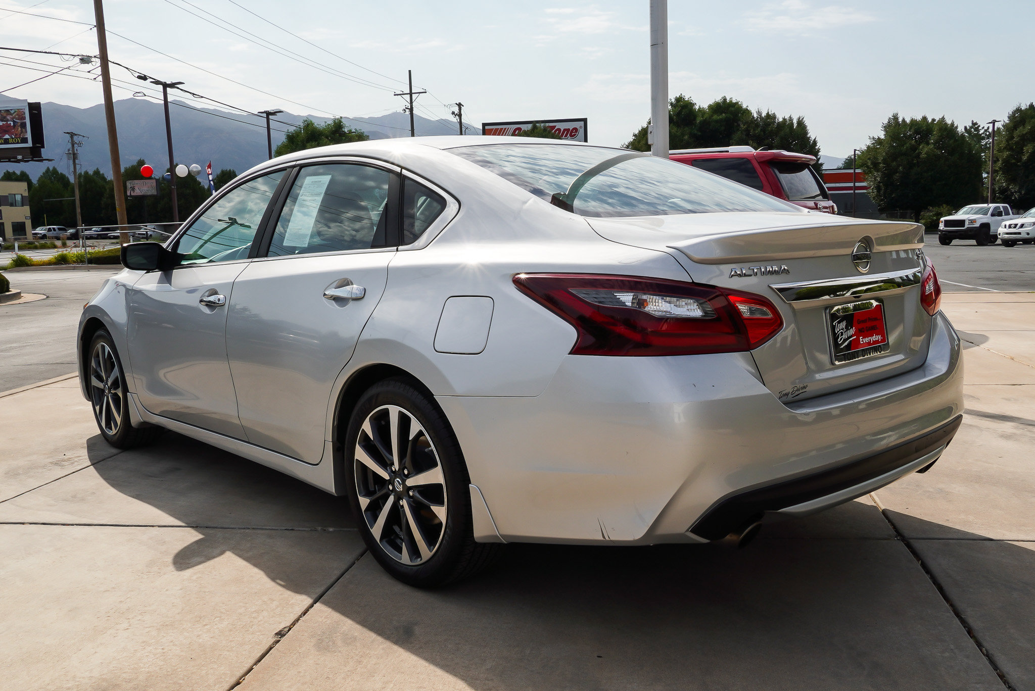 Used 2016 Nissan Altima 2.5 SR FWD image 6