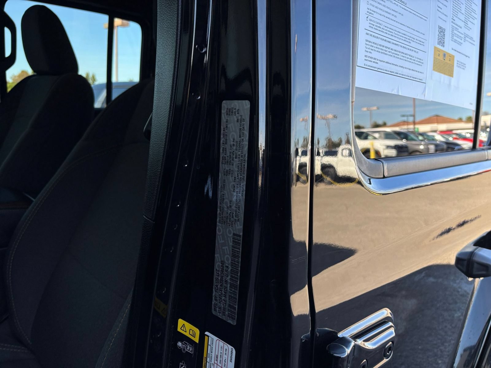 Used 2025 Jeep Wrangler Unlimited Sahara AWD/4WD image 27