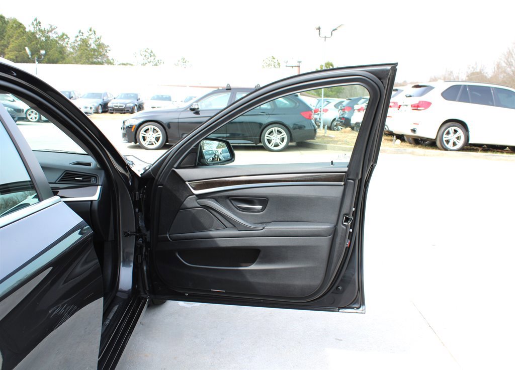 Used 2015 BMW 528i Sedan image 25