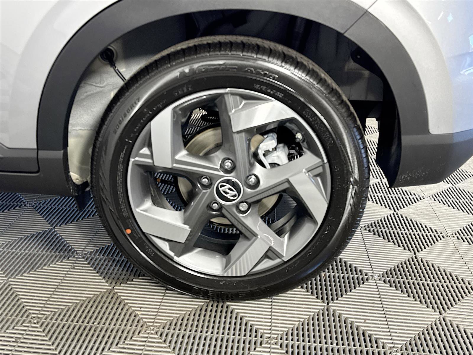 New 2025 Hyundai Venue SEL image 28