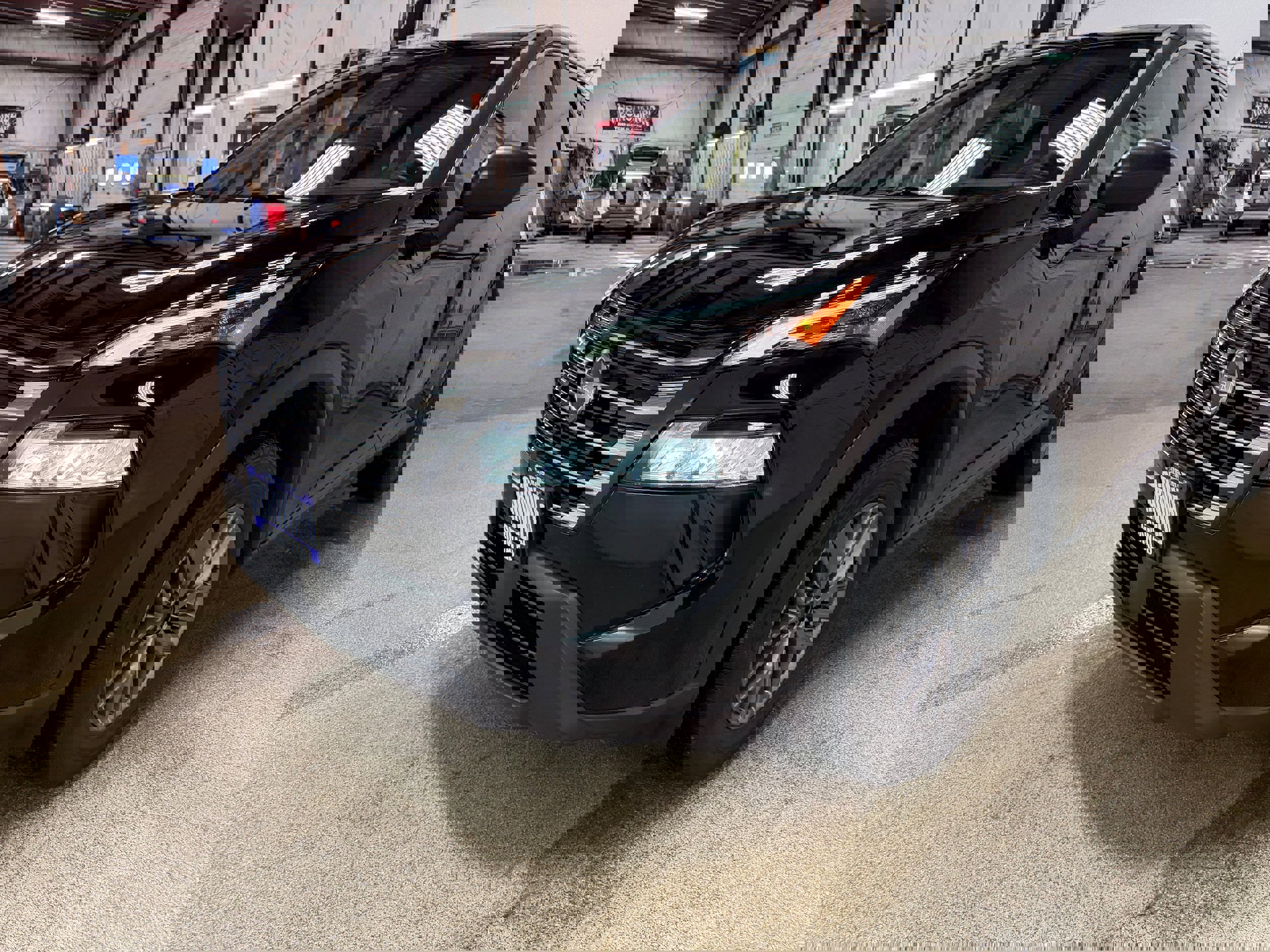 Used 2024 Nissan Rogue S image 28